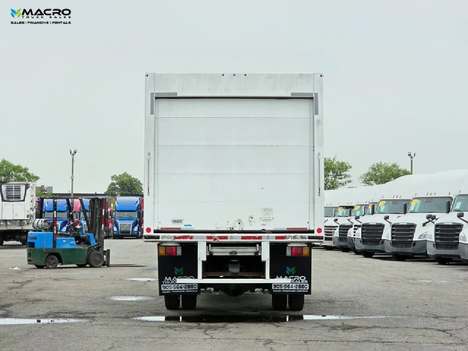 Vehicle photo thumbnail 4