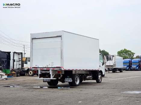 Vehicle photo thumbnail 5