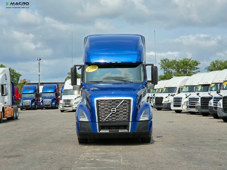 Vehicle photo thumbnail 2