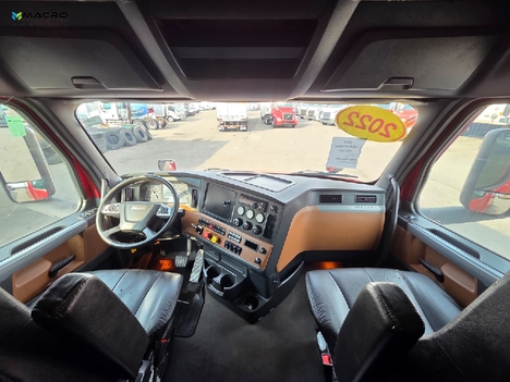 Vehicle photo thumbnail 11
