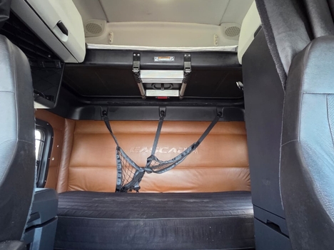 Vehicle photo thumbnail 12