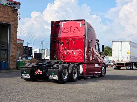 Vehicle photo thumbnail 6