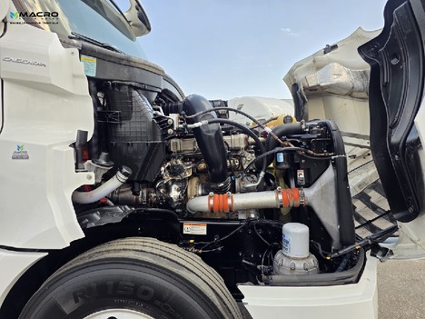 Vehicle photo thumbnail 10