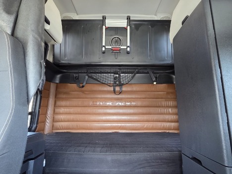 Vehicle photo thumbnail 12
