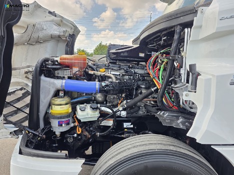 Vehicle photo thumbnail 9