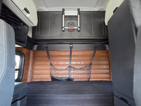 Vehicle photo thumbnail 12