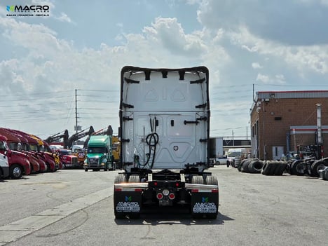 Vehicle photo thumbnail 5