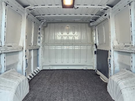 Vehicle photo thumbnail 11