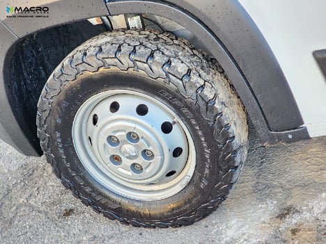 Vehicle photo thumbnail 6