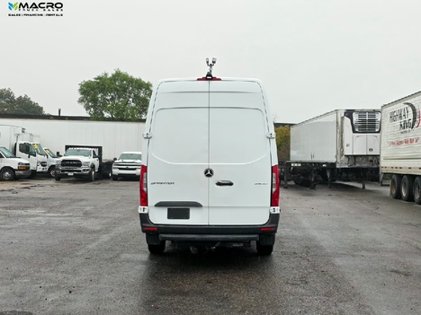 Vehicle photo thumbnail 5