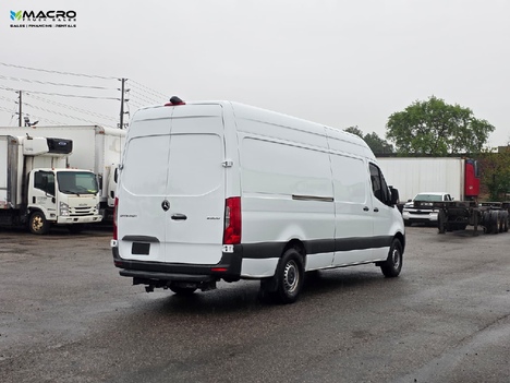 Vehicle photo thumbnail 6
