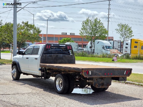 Vehicle photo thumbnail 4