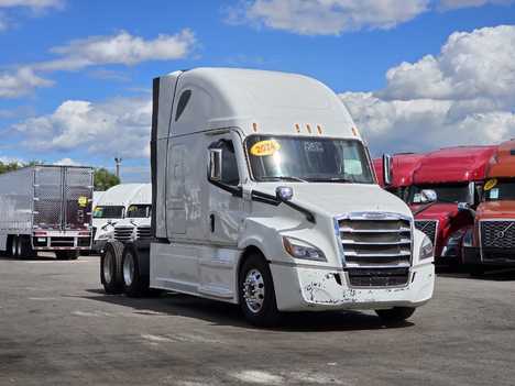 Vehicle photo thumbnail 13