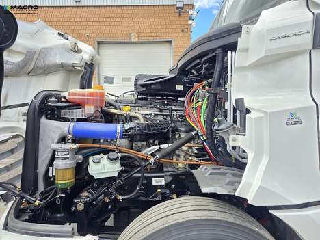 Vehicle photo thumbnail 9