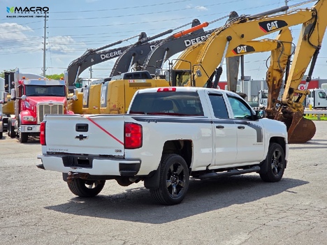 Vehicle photo thumbnail 6