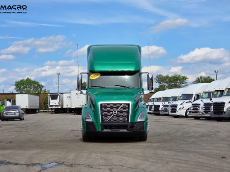 Vehicle photo thumbnail 2