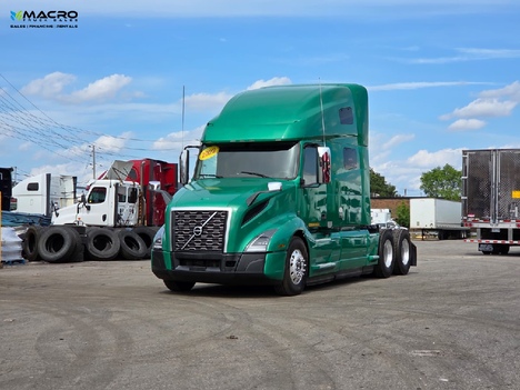 Vehicle photo thumbnail 3