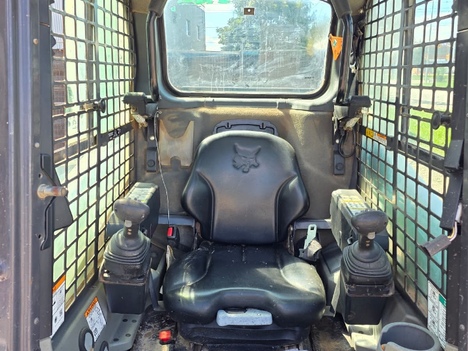 Vehicle photo thumbnail 3