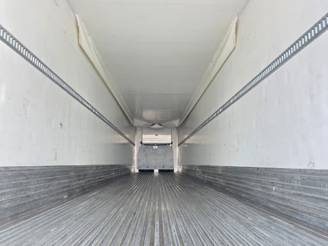 Vehicle photo thumbnail 9