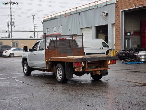 Vehicle photo thumbnail 4