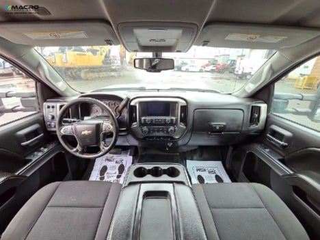 Vehicle photo thumbnail 8