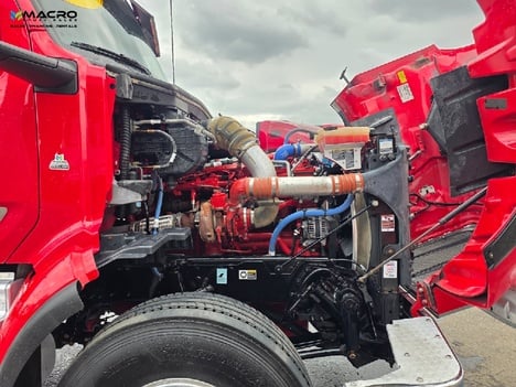 Vehicle photo thumbnail 10