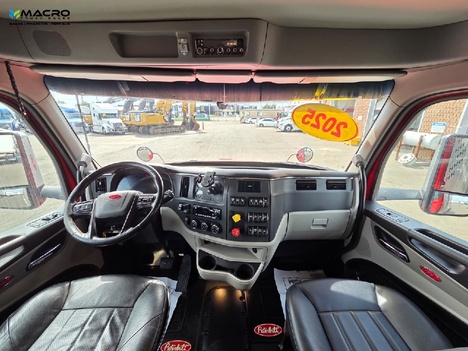 Vehicle photo thumbnail 11