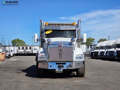 Vehicle photo thumbnail 2