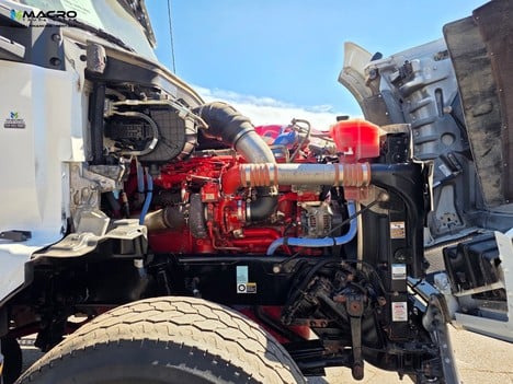 Vehicle photo thumbnail 8