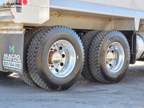 Vehicle photo thumbnail 9
