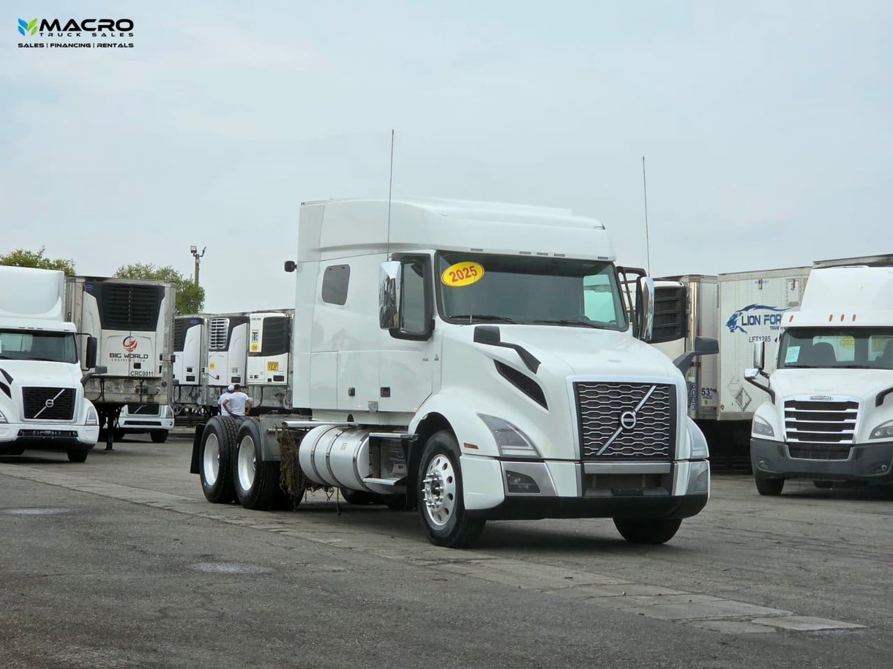 2025 VOLVO VNL 740 Sleeper #1 2025 VOLVO VNL 740 Sleeper #1