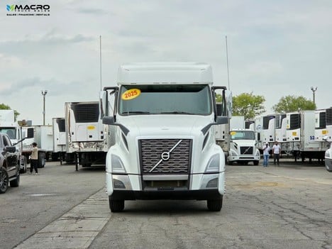 Vehicle photo thumbnail 2