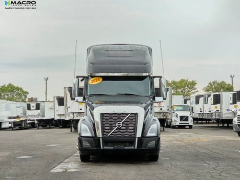 Vehicle photo thumbnail 10