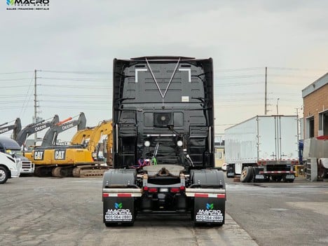 Vehicle photo thumbnail 5
