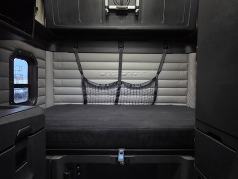 Vehicle photo thumbnail 12