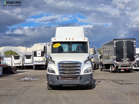 Vehicle photo thumbnail 2