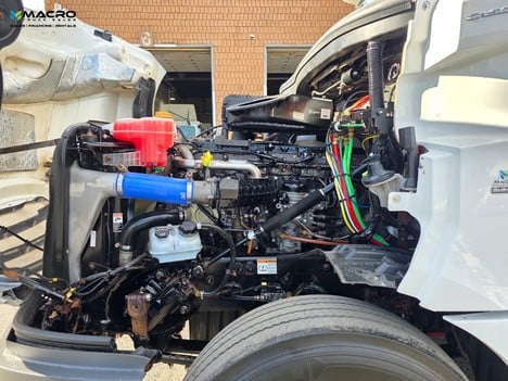 Vehicle photo thumbnail 9