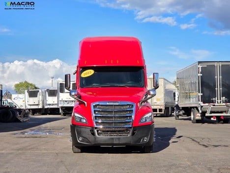 Vehicle photo thumbnail 2