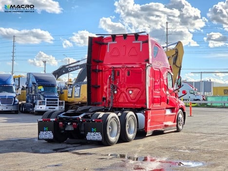 Vehicle photo thumbnail 6