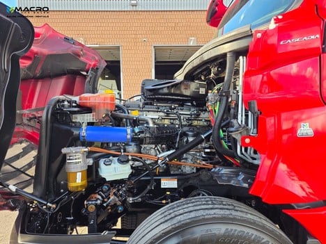 Vehicle photo thumbnail 9