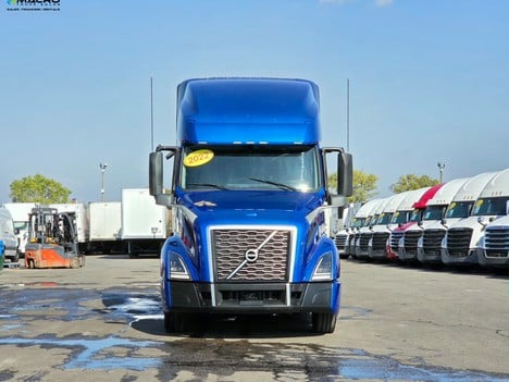 Vehicle photo thumbnail 2