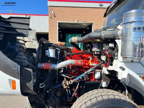 Vehicle photo thumbnail 12