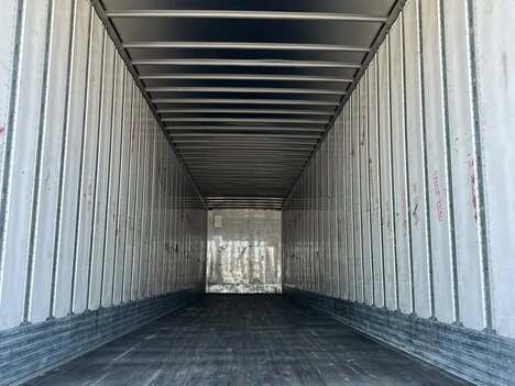 Vehicle photo thumbnail 9