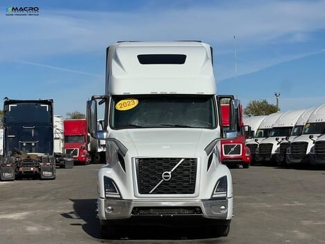 Vehicle photo thumbnail 2
