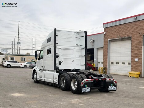 Vehicle photo thumbnail 4