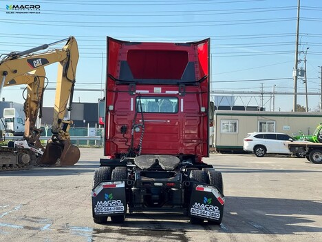 Vehicle photo thumbnail 5