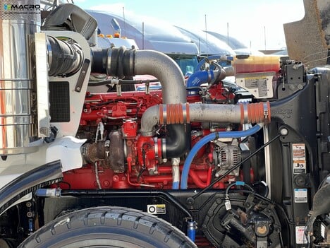 Vehicle photo thumbnail 10