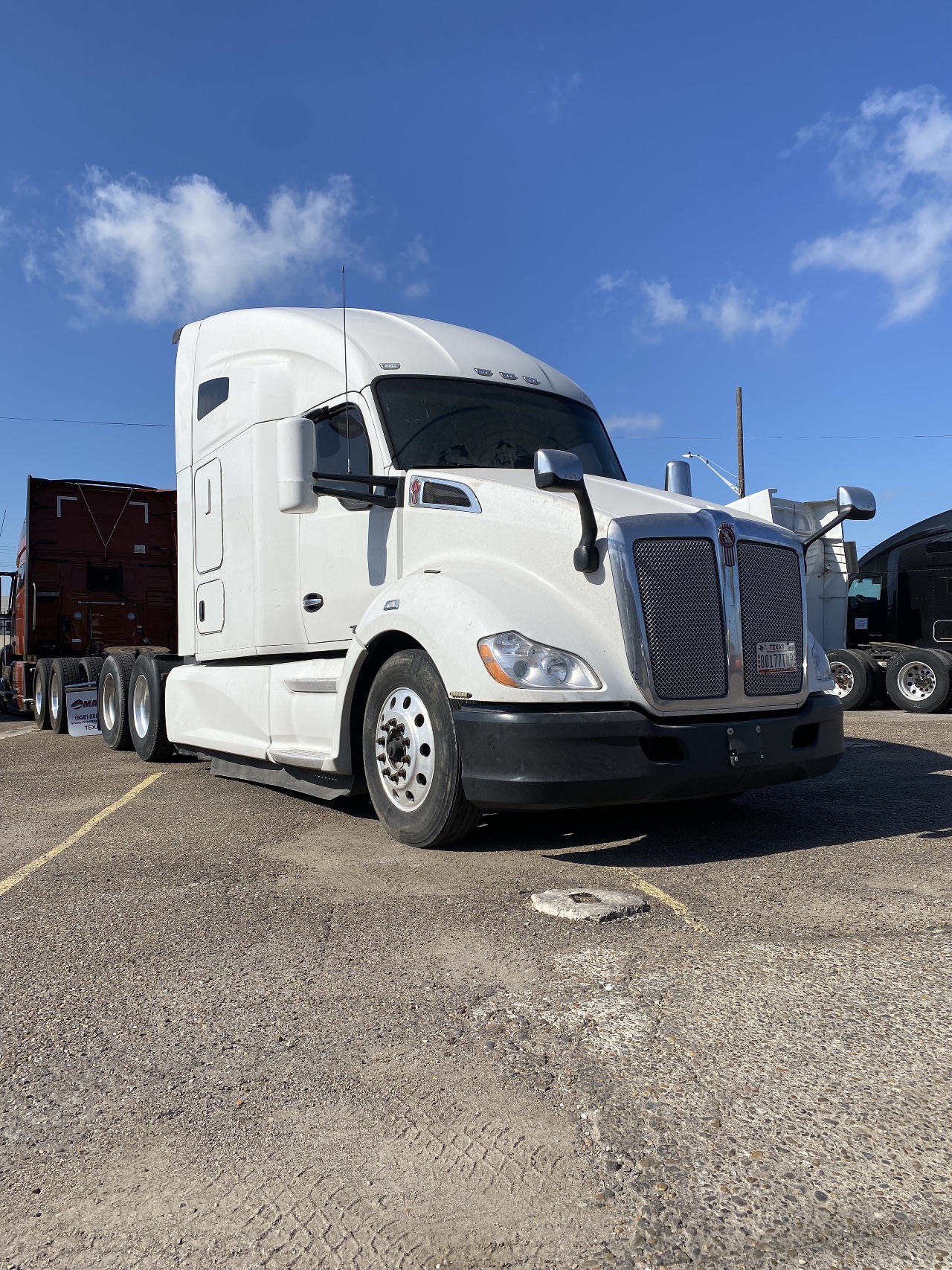 2022 KENWORTH T680 Tandem Axle Sleeper #1 2022 KENWORTH T680 Tandem Axle Sleeper #1