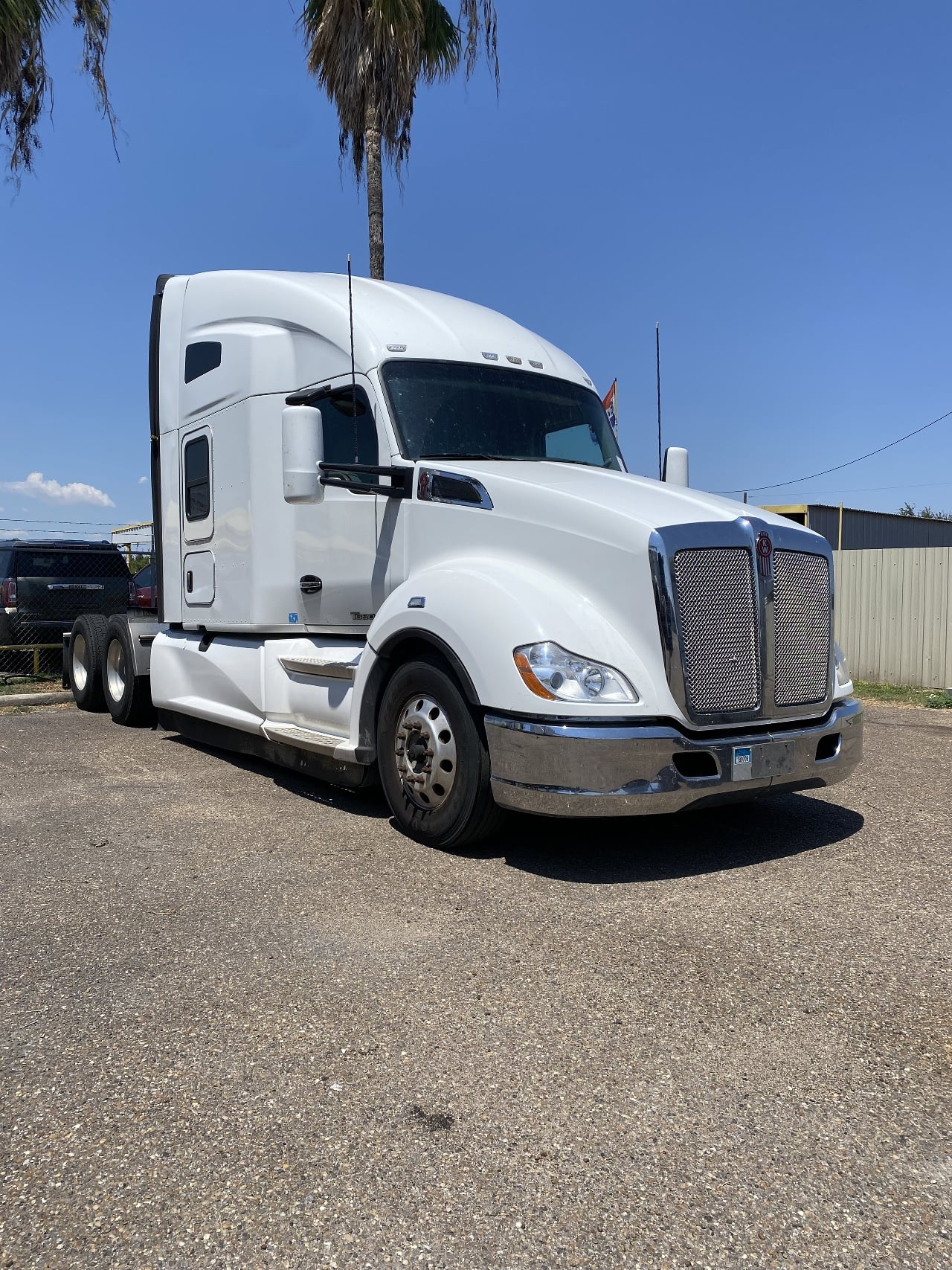 2019 KENWORTH T680 Tandem Axle Sleeper #1 2019 KENWORTH T680 Tandem Axle Sleeper #1
