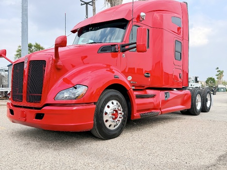 2019 KENWORTH T680 Tandem Axle Sleeper #1071